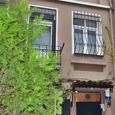 Central Triplex House In Taksim Beyoglu Cihangir * Estambul