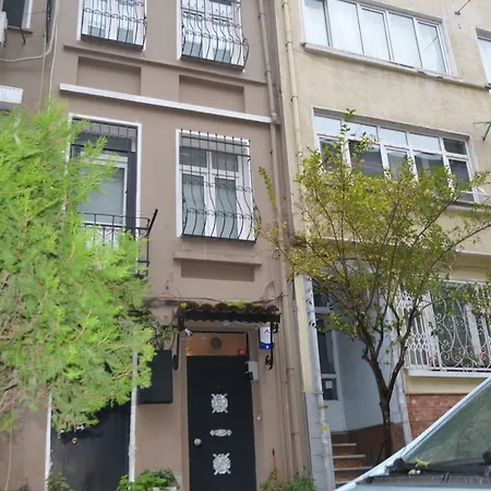 Central Triplex House In Taksim Beyoglu Cihangir Estambul